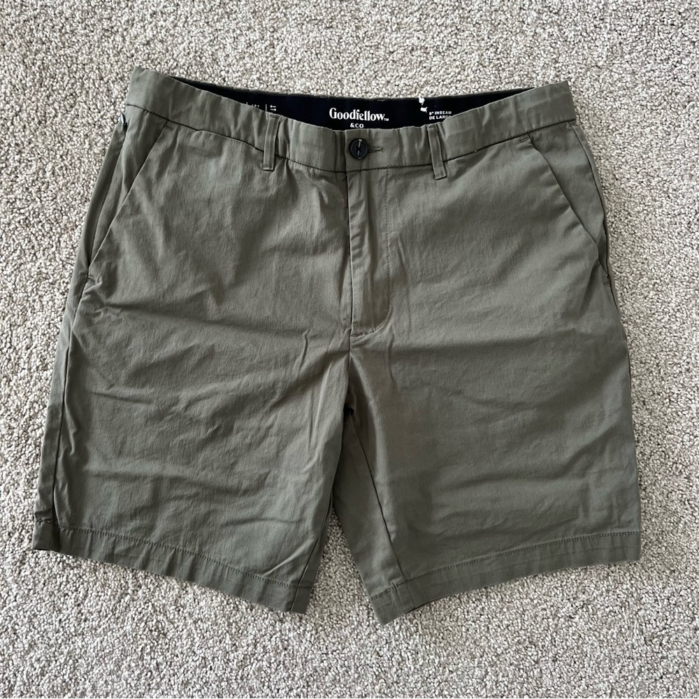 Goodfellow & Co Olive Green Flat Front tech chino Shorts